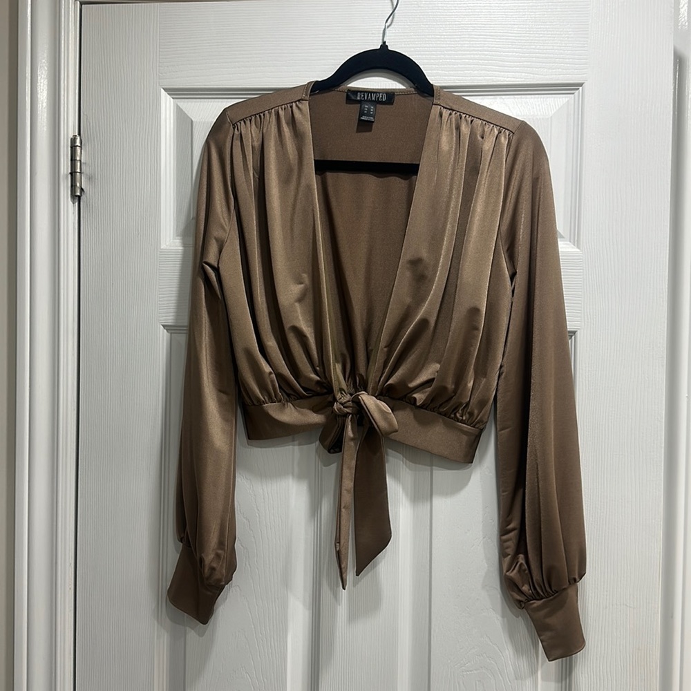Women’s Shirt Size Medium
